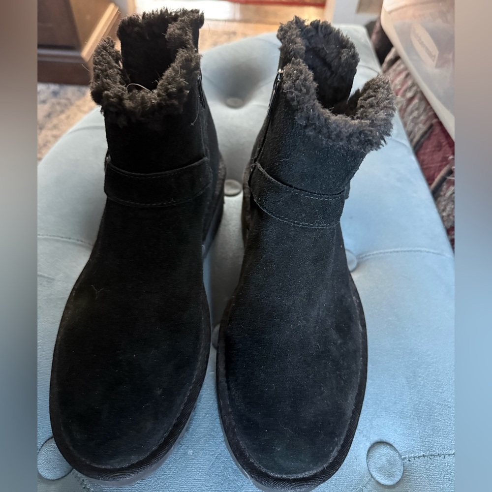 Koolaburra Women's Black Suede Ankle Boots